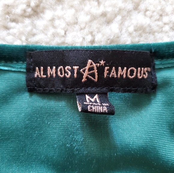 Emerald Green velvet style long sleeve crop top almost famous medium ribbed - Picture 9 of 9